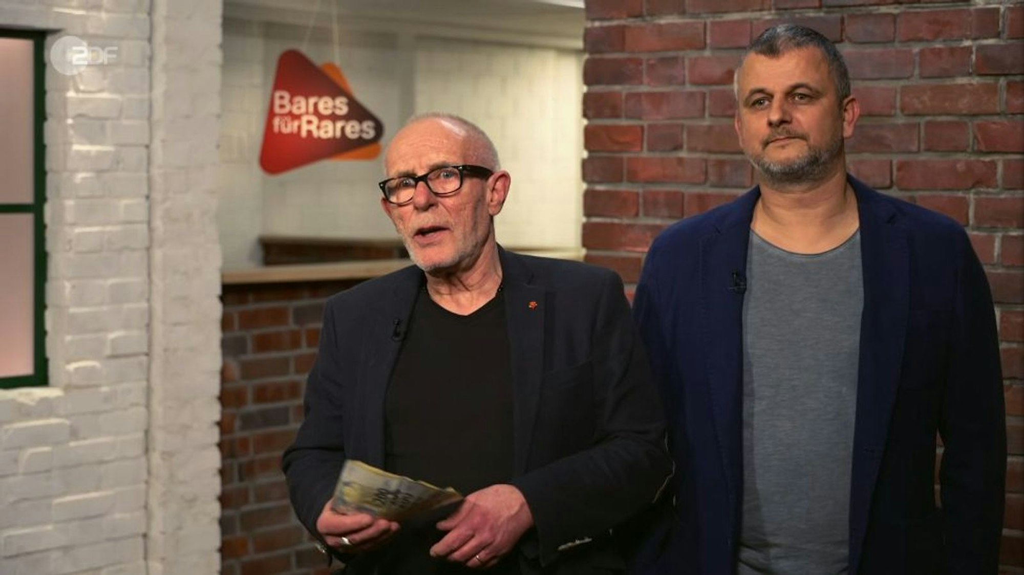 „Wir sind zufrieden“, sagte Udo (links) nach dem Verkauf. (Bild: ZDF)