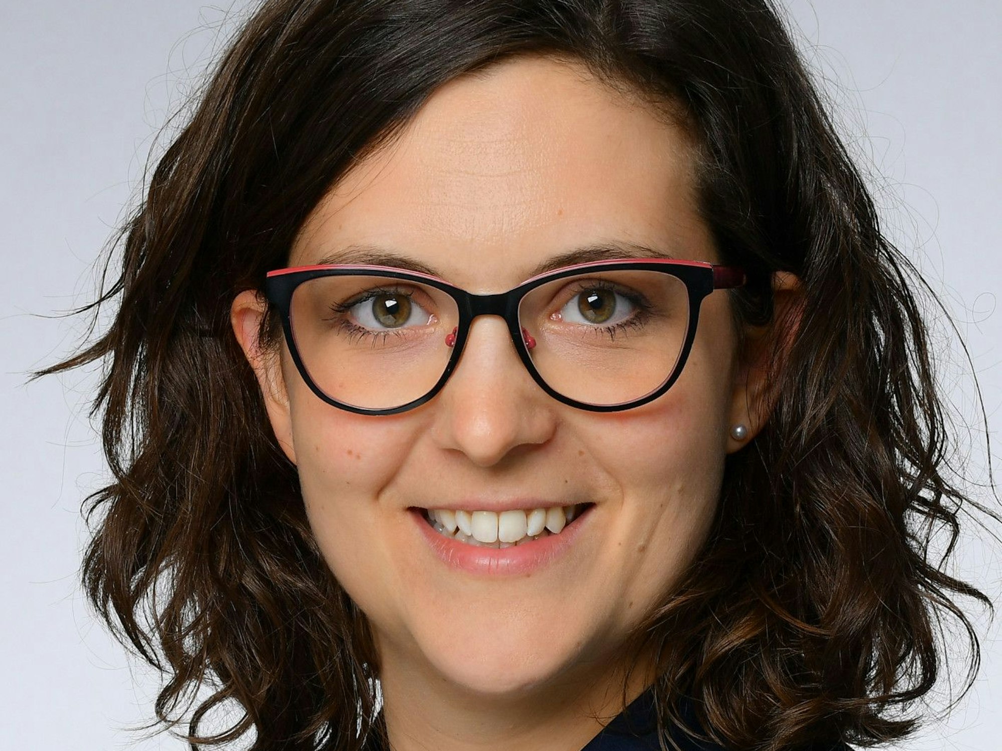 Beate Müller, Professorin für Allgemeinmedizin an der Uniklinik Köln, rät vor allem Krebspatienten und Menschen mit schweren Autoimmunerkrankungen zur Impfung.