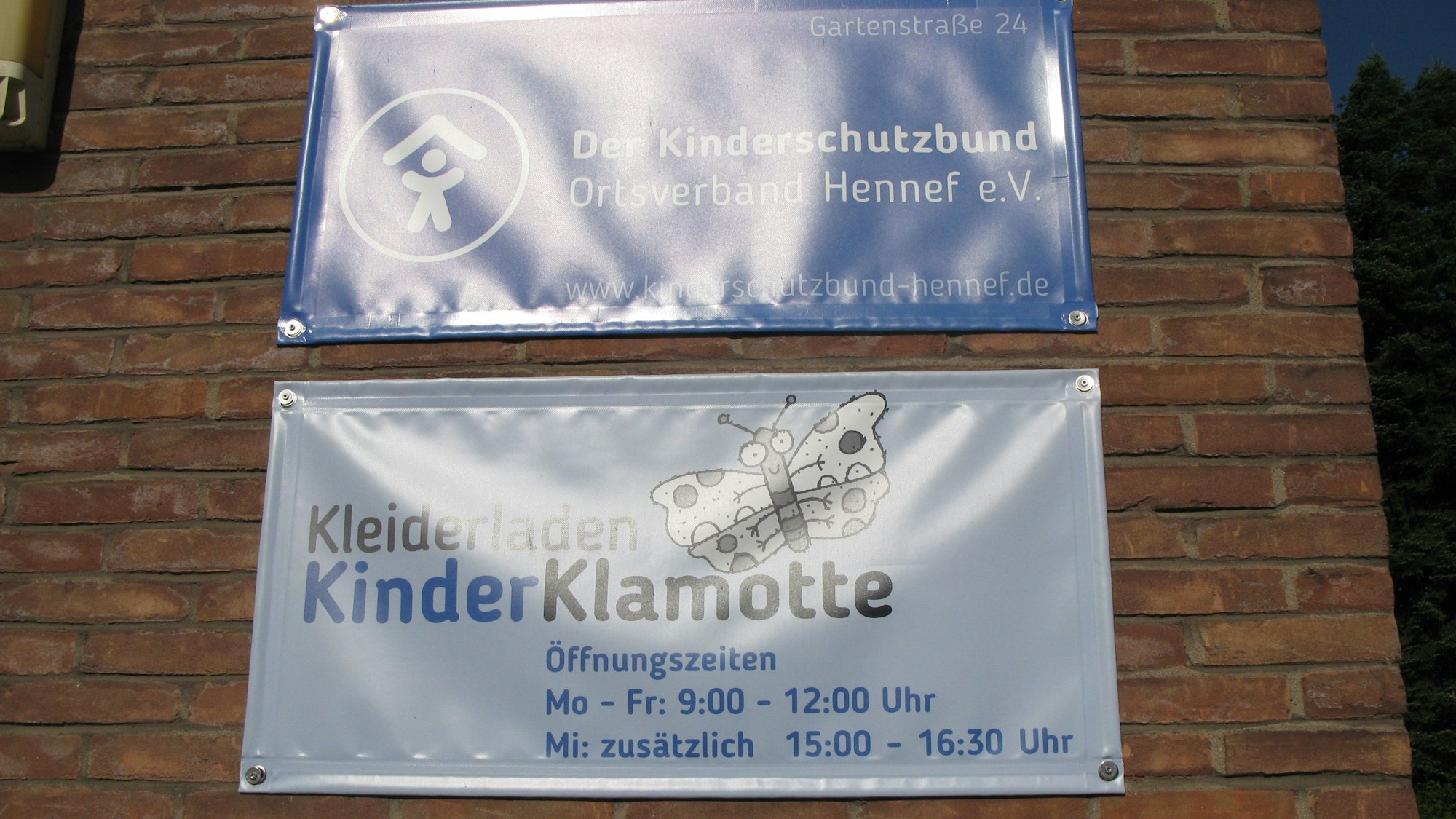 In der Gartenstraße 24 hat der Kinderschutzbund Hennef nebst Kleiderladen „Kinderklamotte“ sein Domizil.