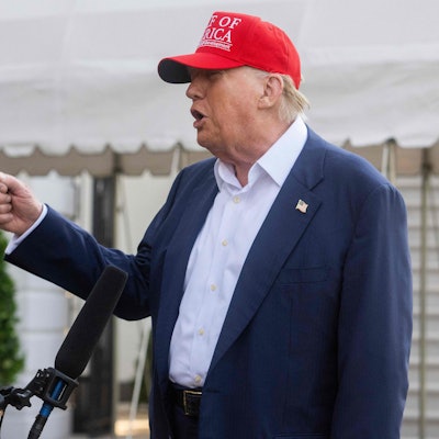 US-Präsident Donald Trump spricht bei einer Veranstaltung im Weißen Haus in Washington.