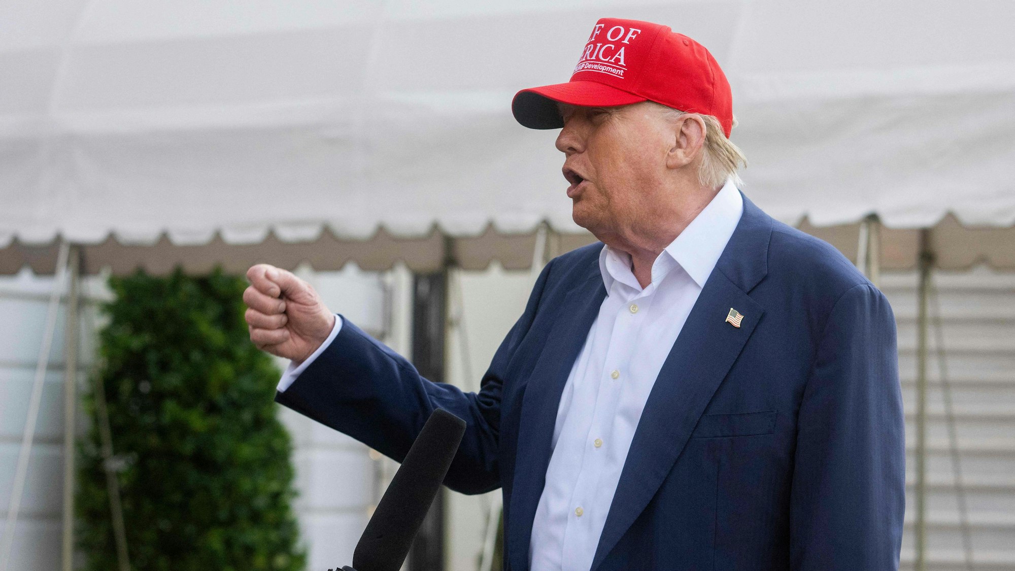 US-Präsident Donald Trump spricht bei einer Veranstaltung im Weißen Haus in Washington.