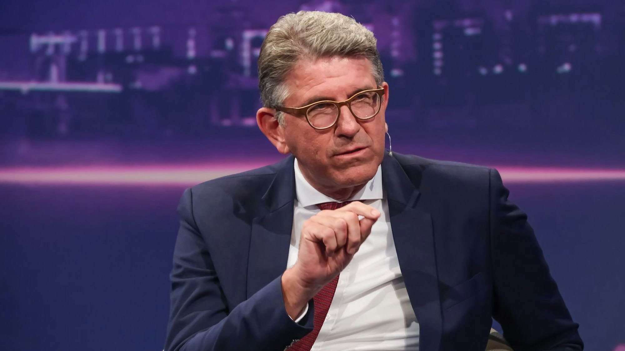 Wolfram Weimer sprach sich im ARD-Talk dafür aus, wieder mehr Raum für Kulturfreiheit zu schaffen. (Bild: WDR/Oliver Ziebe)