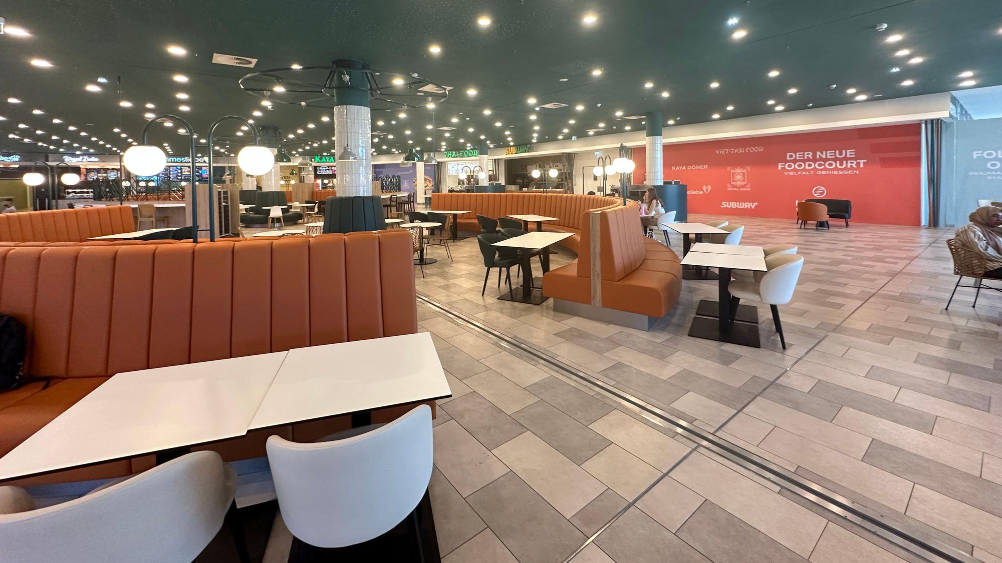Auch im Foodcourt im Huma fehlen bekannte Namen, nicht alle Läden sind dort zurzeit vermietet.