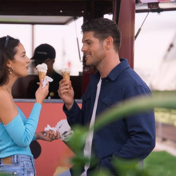 Martin Braun ist einer von zwei neuen „Bachelors“ der gleichnamigen RTL-Dating-Show. Hier schleckt er ein Eis mit einer Kandidatin.