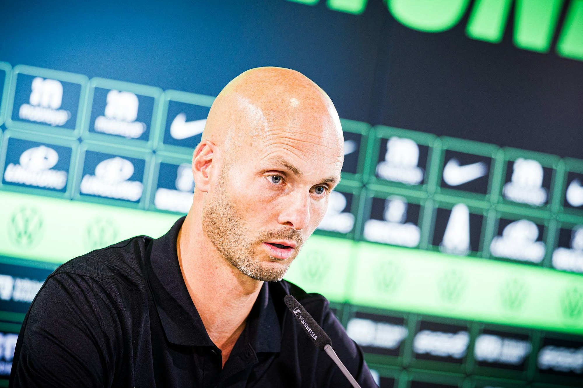 Paul Simonis bei seiner Vorstellung als neuer Trainer des VfL Wolfsburg.