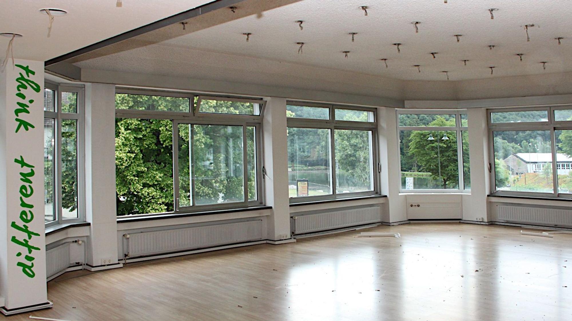Der ehemalige Sitzungssaal im Rathaus in Blankenheim ist leergeräumt. Hier entstehen Eigentumswohnungen.