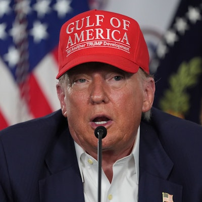 US-Präsident Donald Trump spricht während eines Rundtischgesprächs in ´Alligator Alcatraz», einer neuen Haftanstalt für Migranten in der Dade-Collier-Ausbildungs- und Übergangseinrichtung.