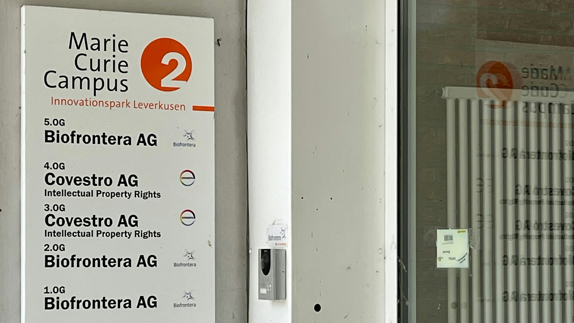 Firmenschild an der Hauptverwaltung von Biofrontera in der ehemaligen Wuppermann-Zentrale am Hemmelrather Weg