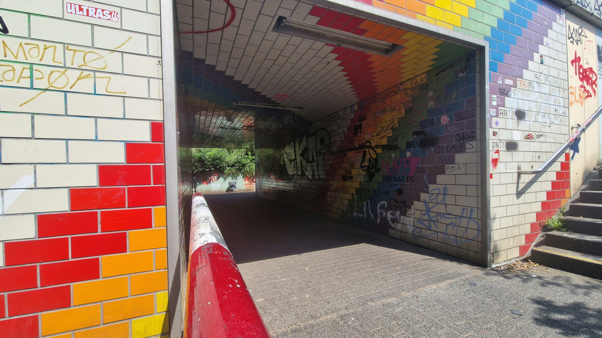 Unter anderem in dieser Bahnunterführung in Delbrück sollen sich Jugendliche treffen und für Ärger sorgen.