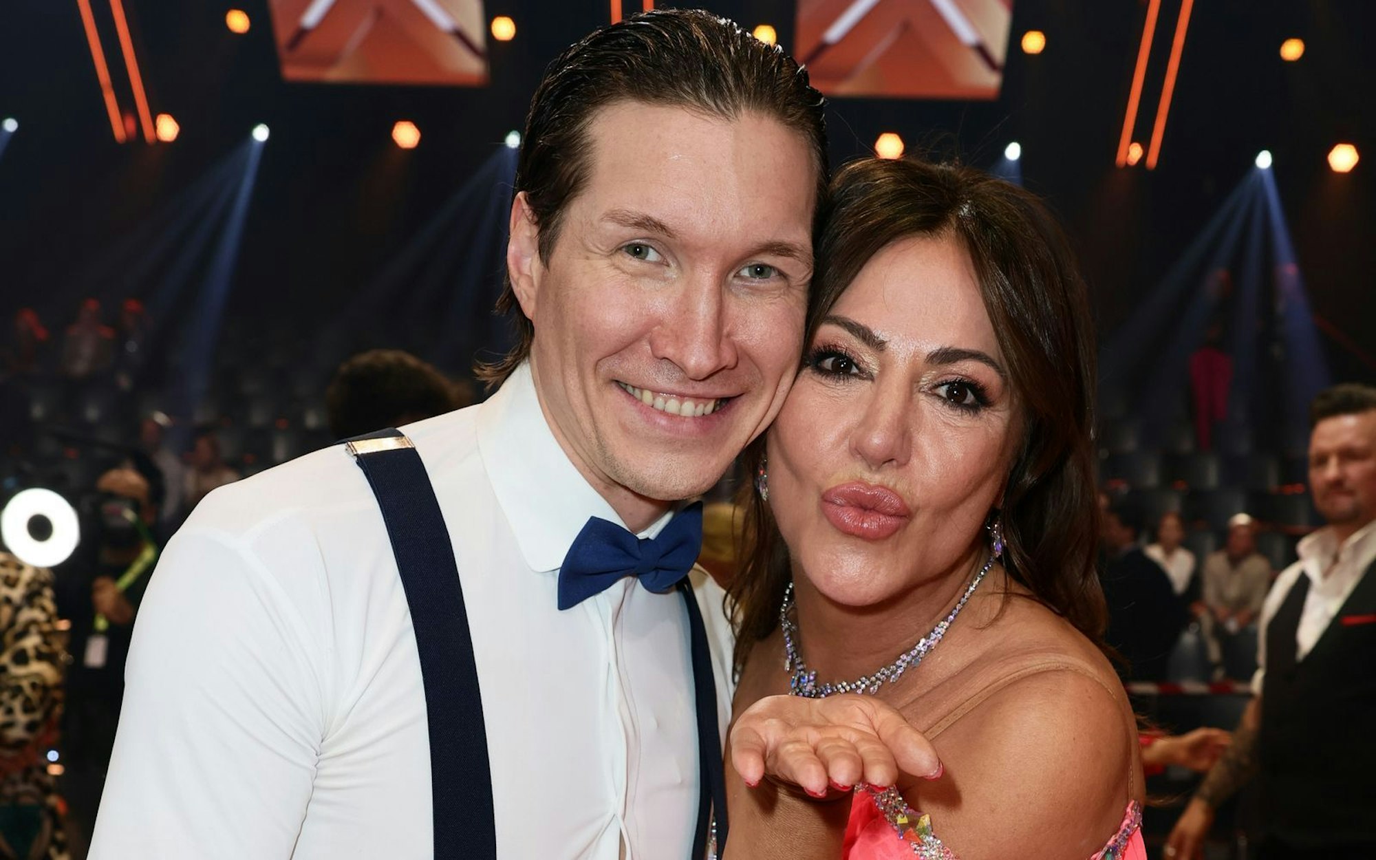 Die Fans finden: Mit seinen Äußerungen hat sich Evgeny Vinokurov - hier mit Tanzpartnerin Simone Thomalla - ins Aus geschossen. (Bild: 2025 Getty Images/Andreas Rentz)