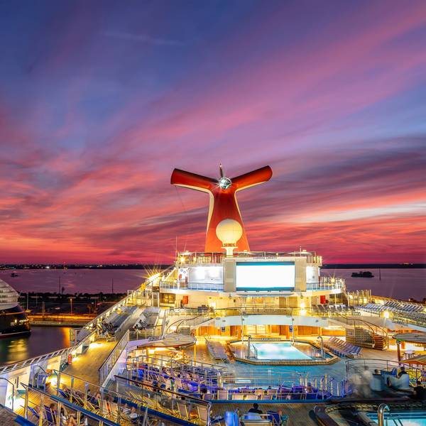 Blick auf das Deck von Disney Dream