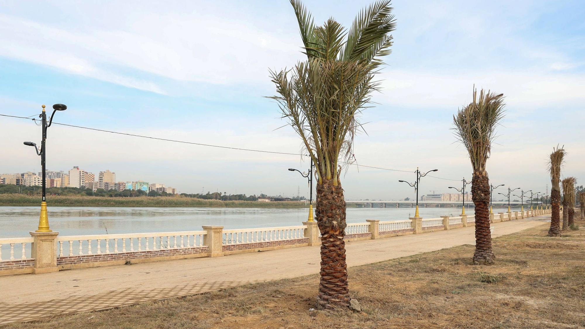 Blick auf die Ufer des Flusses Karun in Ahvaz.
