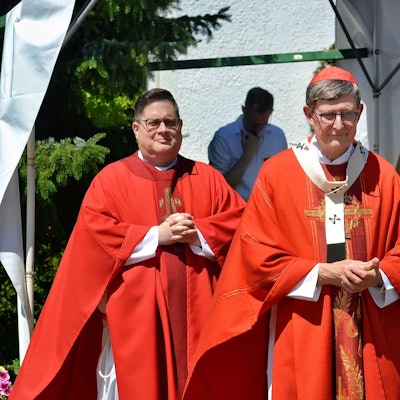 29.06.2025 Geleitet durch Kardinal Rainer Woelki feierten zahlreiche Besucher am Sonntag das 75-jährige Bestehen des Schönstattheiligtums Maria Rast. (links: Pfarrer Tobias Hopmann)