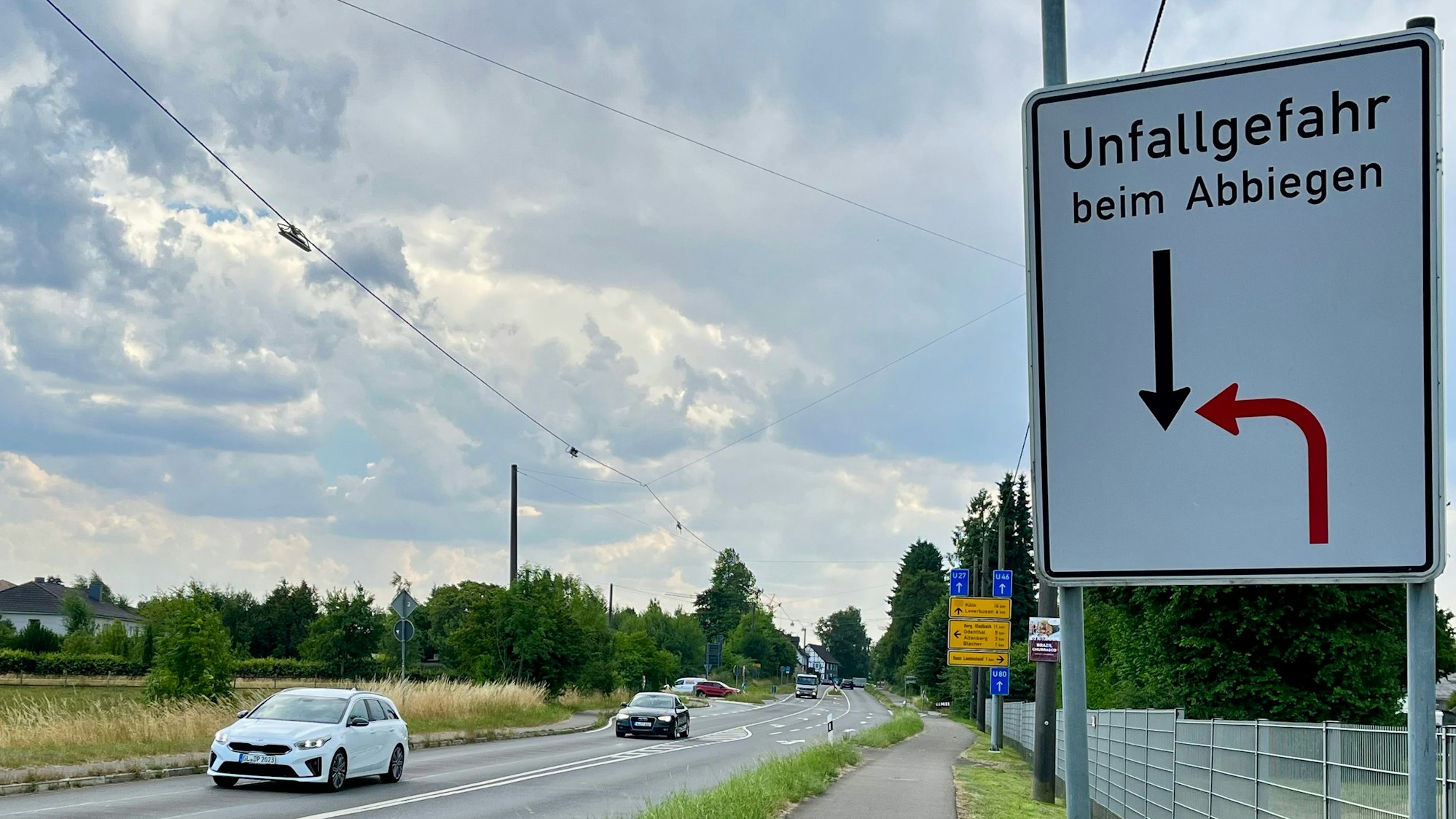 Hinweisschild Unfallgefahr Eichenplätzchen