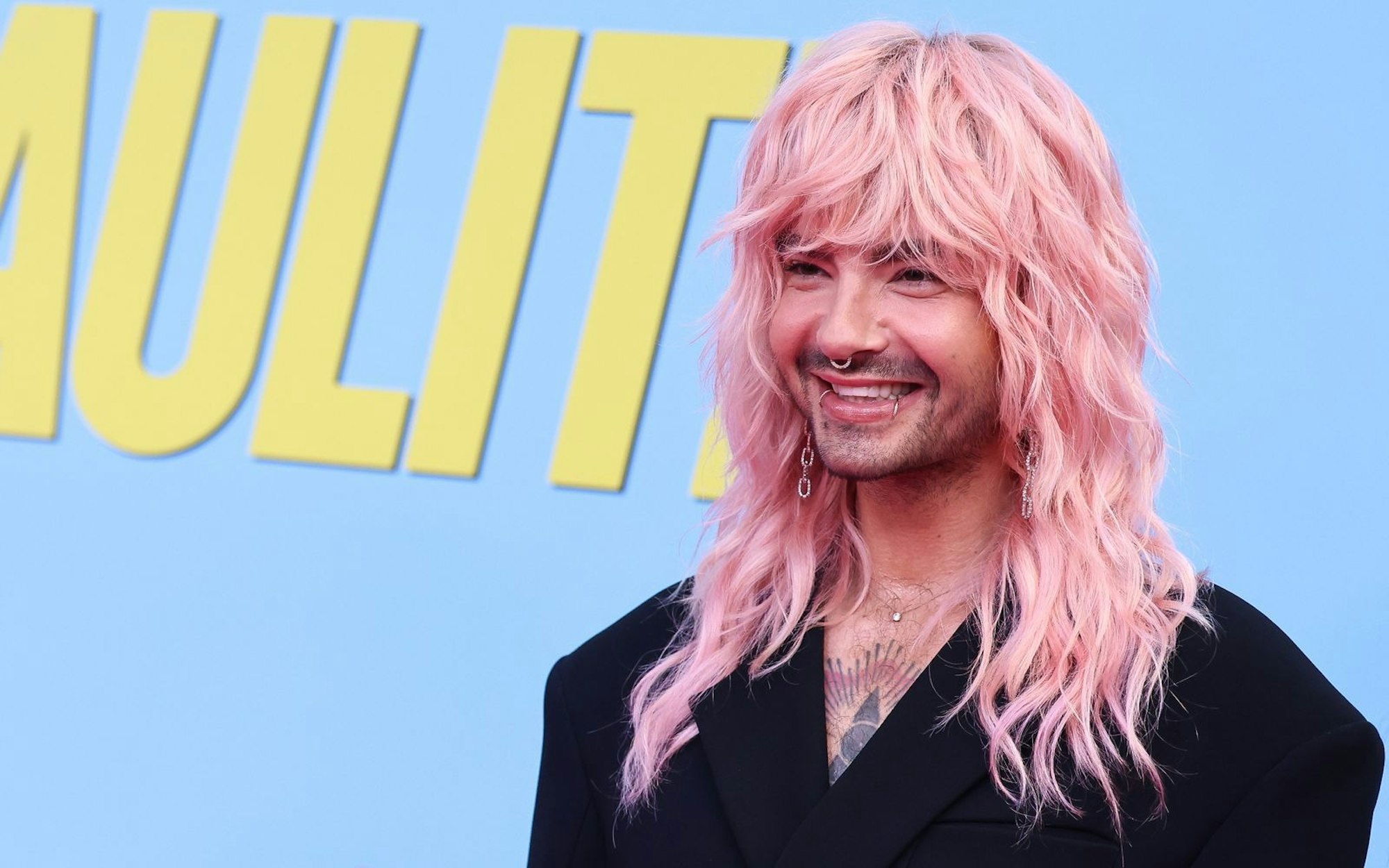 Bill Kaulitz hat in seinem gemeinsamen Podcast mit Bruder Tom einmal mehr aus dem Nähkästchen geplaudert und von einer durchaus pikanten Nachricht eines Reality-Star erzählt. (Bild: 2024 Getty Images/Gerald Matzka)