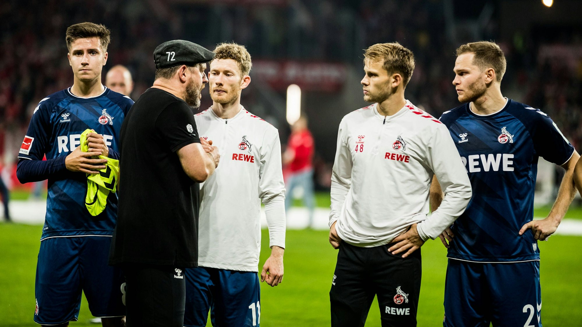 Fortuna Köln sichert sich die Dienste von Georg Strauch, hier im Gespräch mit Steffen Baumgart