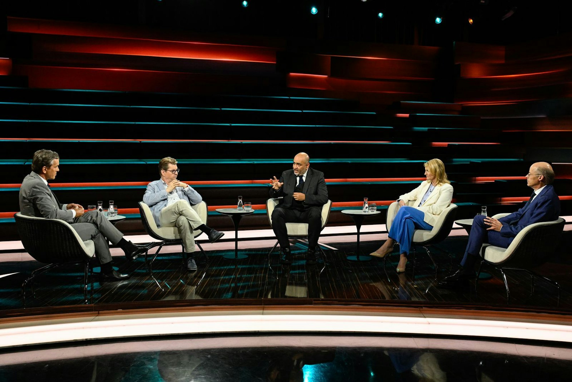 Markus Lanz diskutierte am Dienstagabend mit (von links) Ralf Stegner, Omid Nouripour, Kerstin Münstermann und Michael Thumann. (Bild: ZDF / Markus Hertrich)