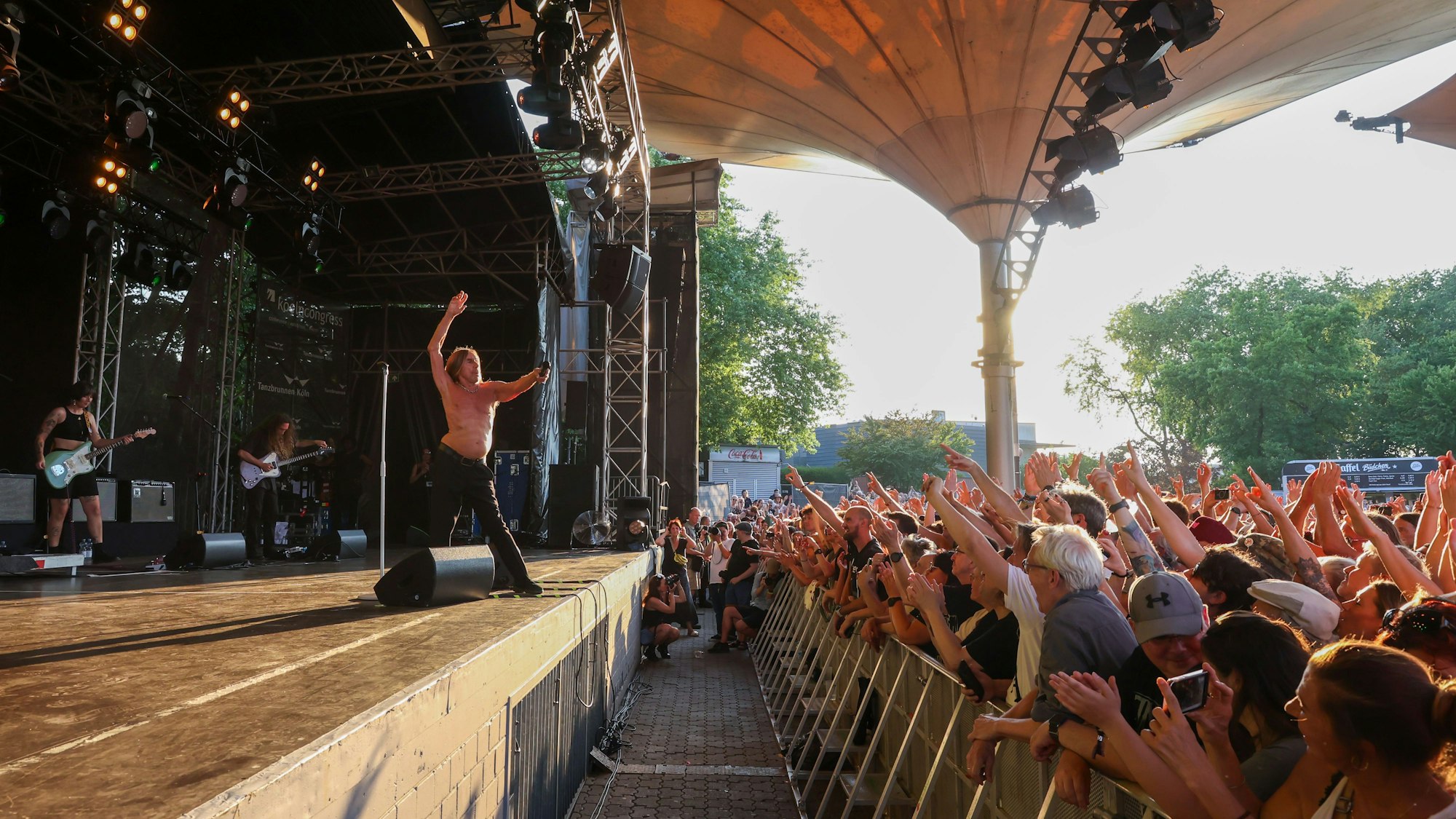 01.07.2025
Köln:
Konzert Iggy Pop im Tanzbrunnen.