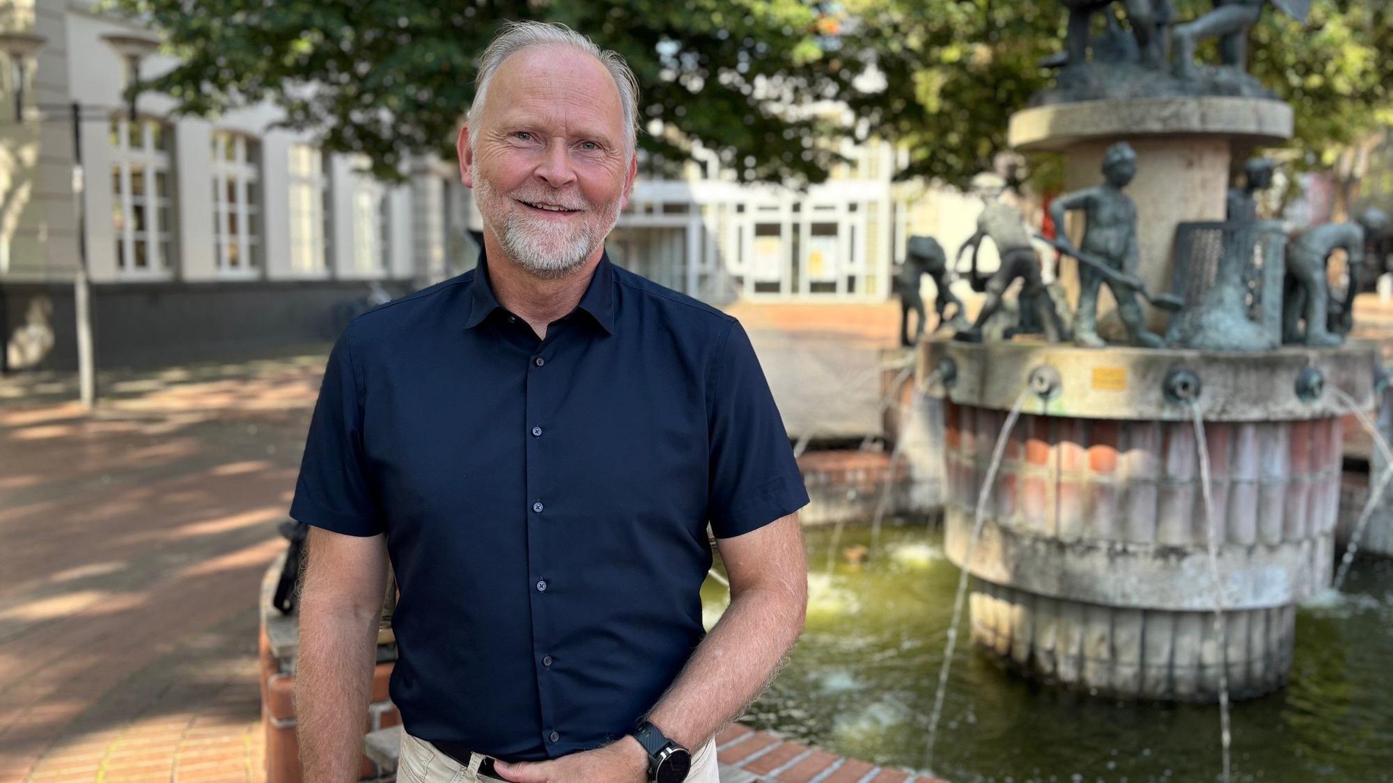 Auf dem Bild ist ein Portrait von Gerd Koslowski zu sehen.