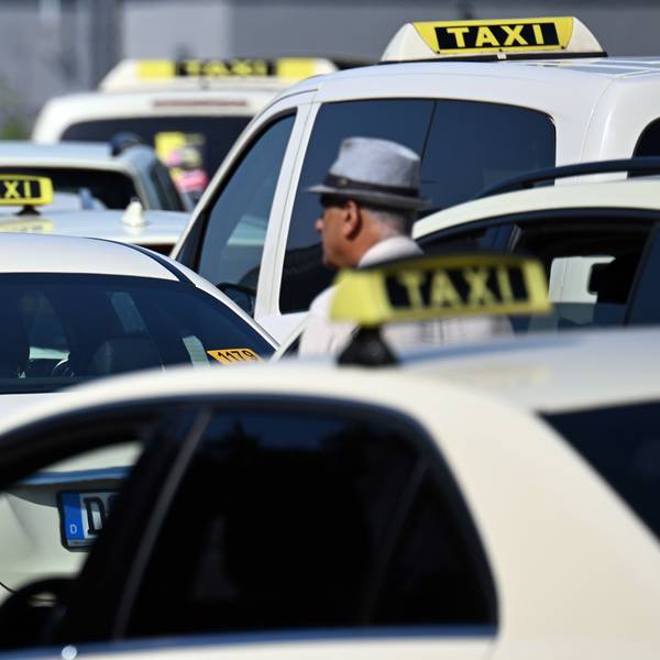 Die Taxi-Gebühren im Rhein-Sieg-Kreis könnten steigen. Der Verkehrsausschuss stimmte über einen entsprechenden Antrag ab.