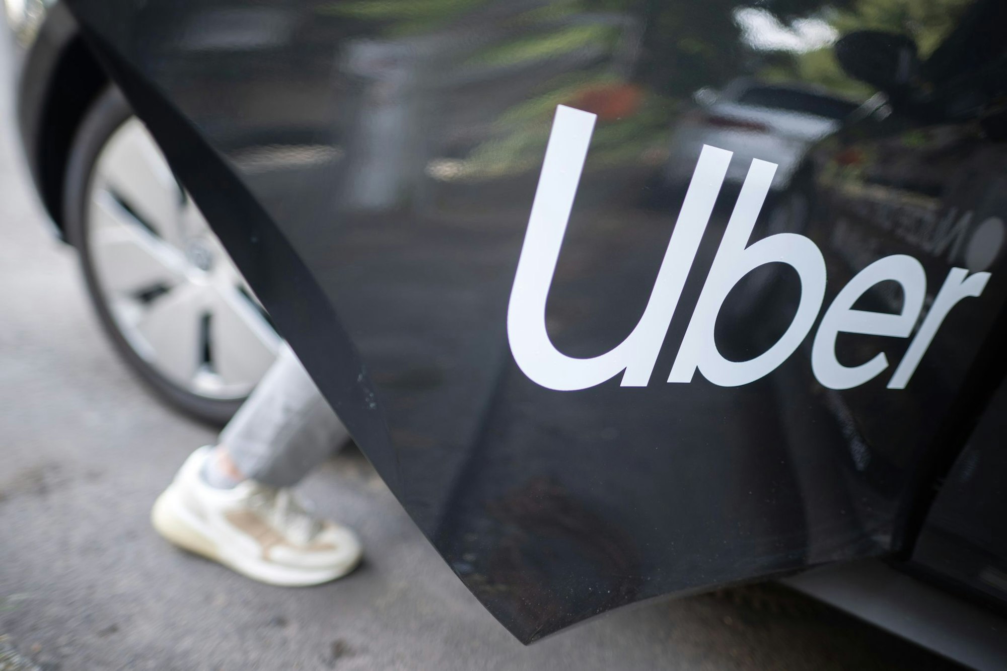 Mietwagenplattform wie Uber und Co. können die Fahrpreise je nach Nachfrage selbst gestalten. (Archivbild)