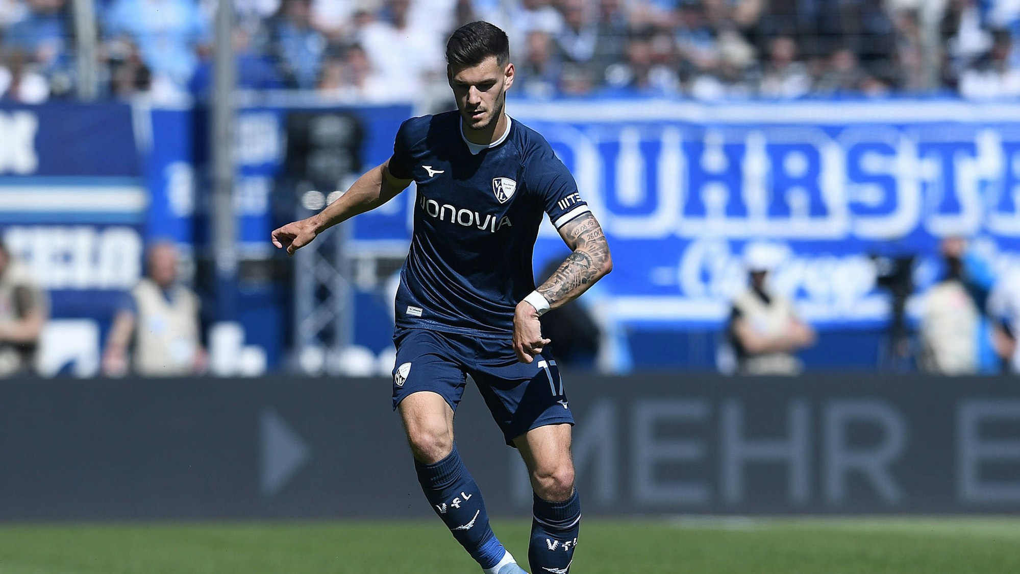 Das Bild zeigt den Spieler Tom Krauß im Trikot des VfL Bochum. Foto: IMAGO/Revierfoto