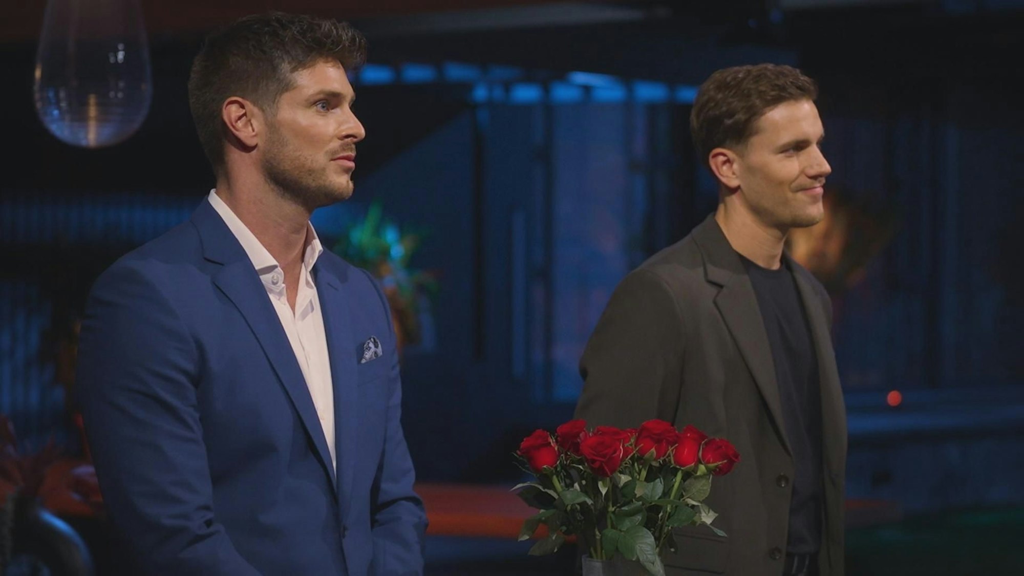Martin Braun aus Troisdorf (l.) lässt in der RTL-Datingshow „Die Bachelors“ bislang nichts anbrennen. Hier steht er bei der Rosenvergabe neben dem zweiten „Bachelor“ im Bunde, Felix Stein.