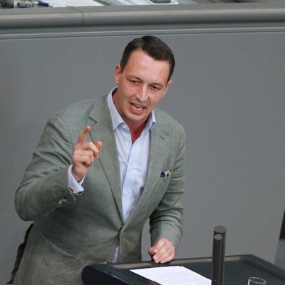 Matthias Helferich spricht im Bundestag (Archivbild)