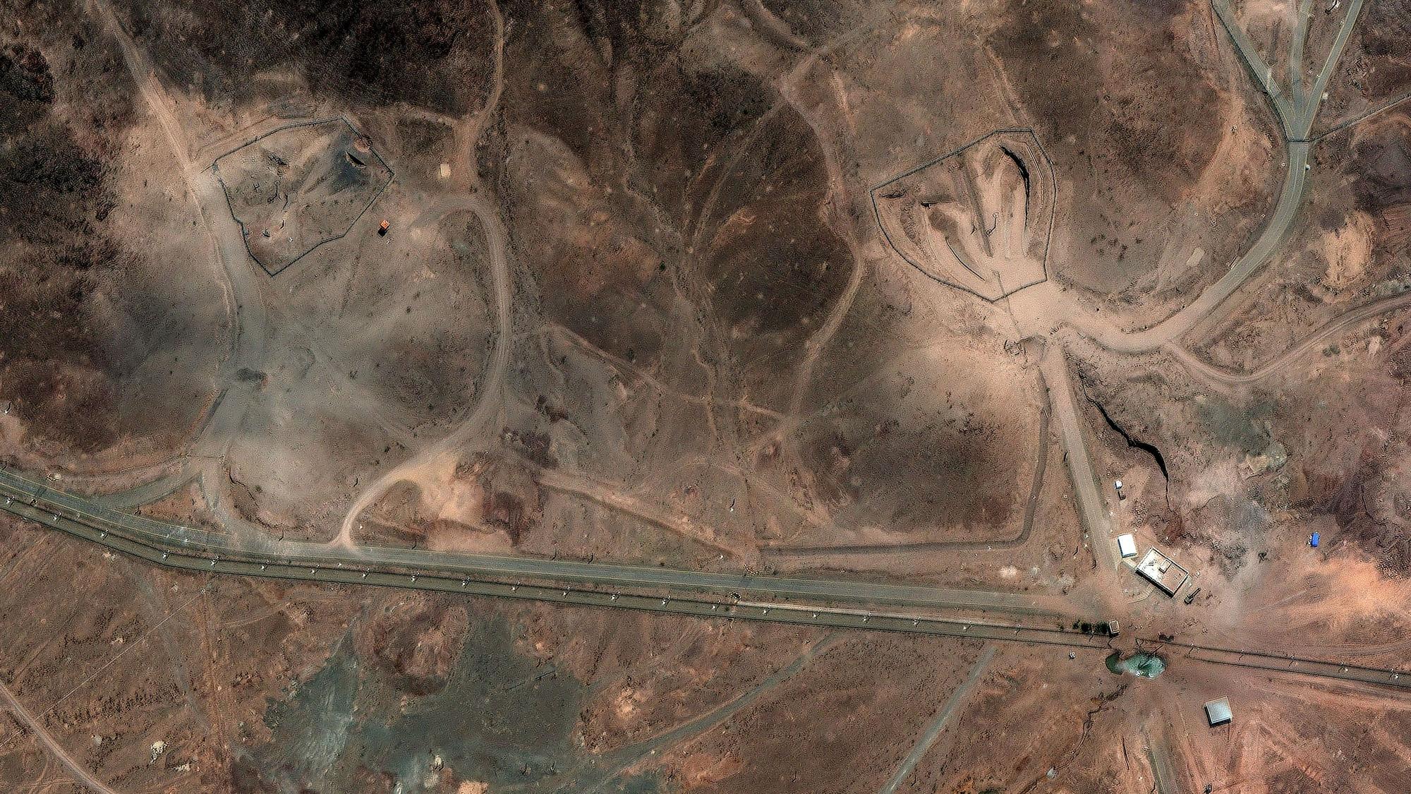 Dieses Satellitenbild zeigt die Schäden an der Anreicherungsanlage Fordo am 24. Juni 2025 nach Angriffen der USA.