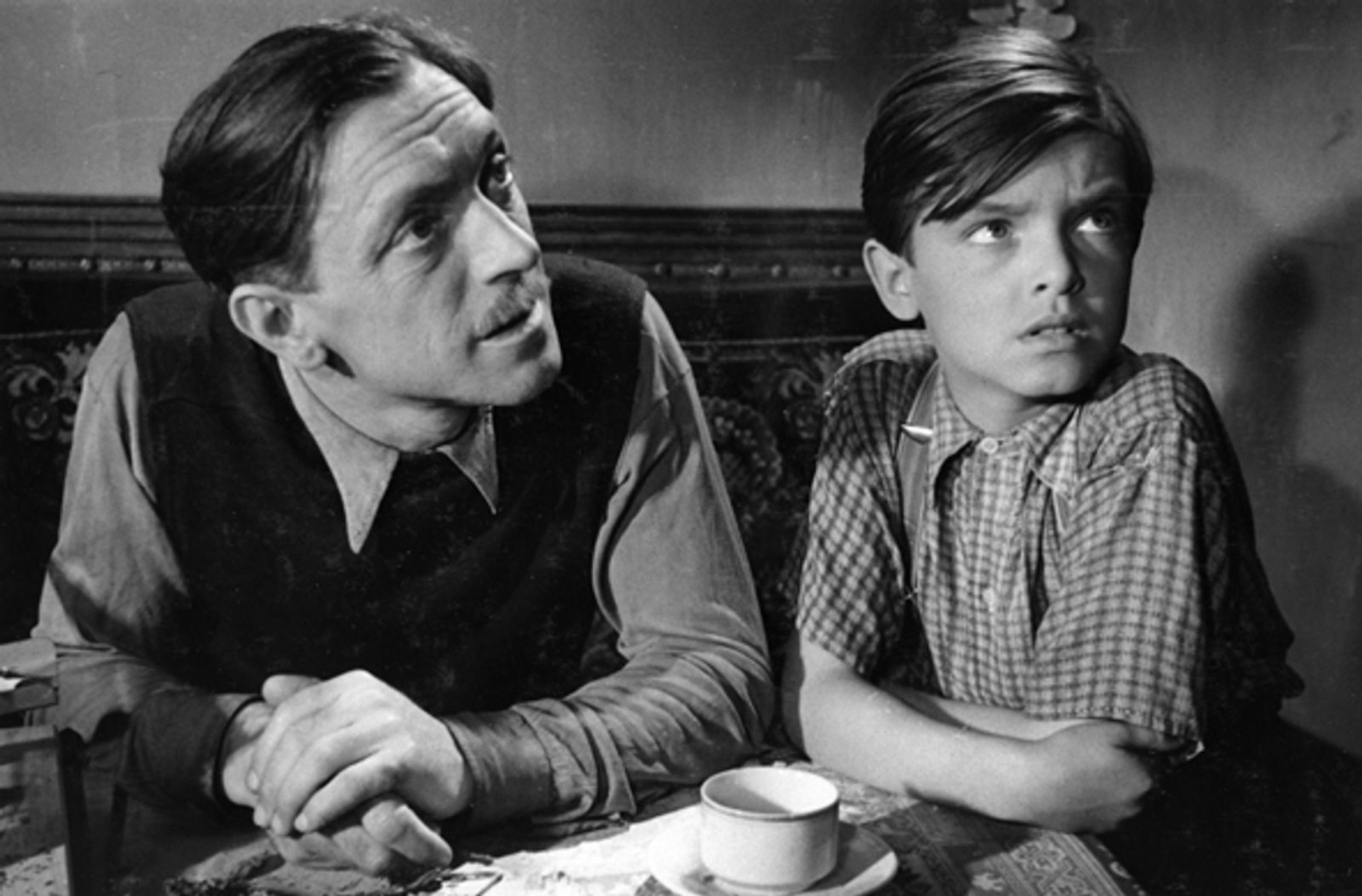 Mit elf Jahren stand Charles Brauer (rechts) in „Irgendwo in Berlin“ (1946) das erste Mal vor der Kamera. (Bild: Progress Filmverleih)