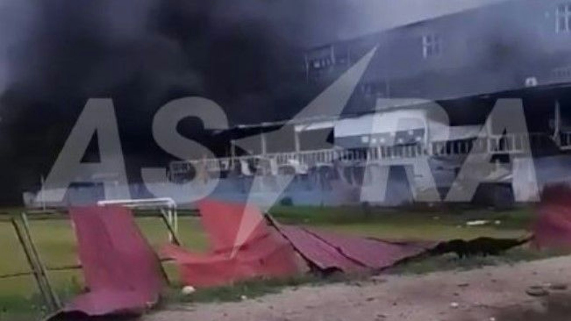 Aufnahmen des russischen Telegram-Kanals Astra sollen Rauch über der Raketen-Fabrik in Lipezk zeigen.