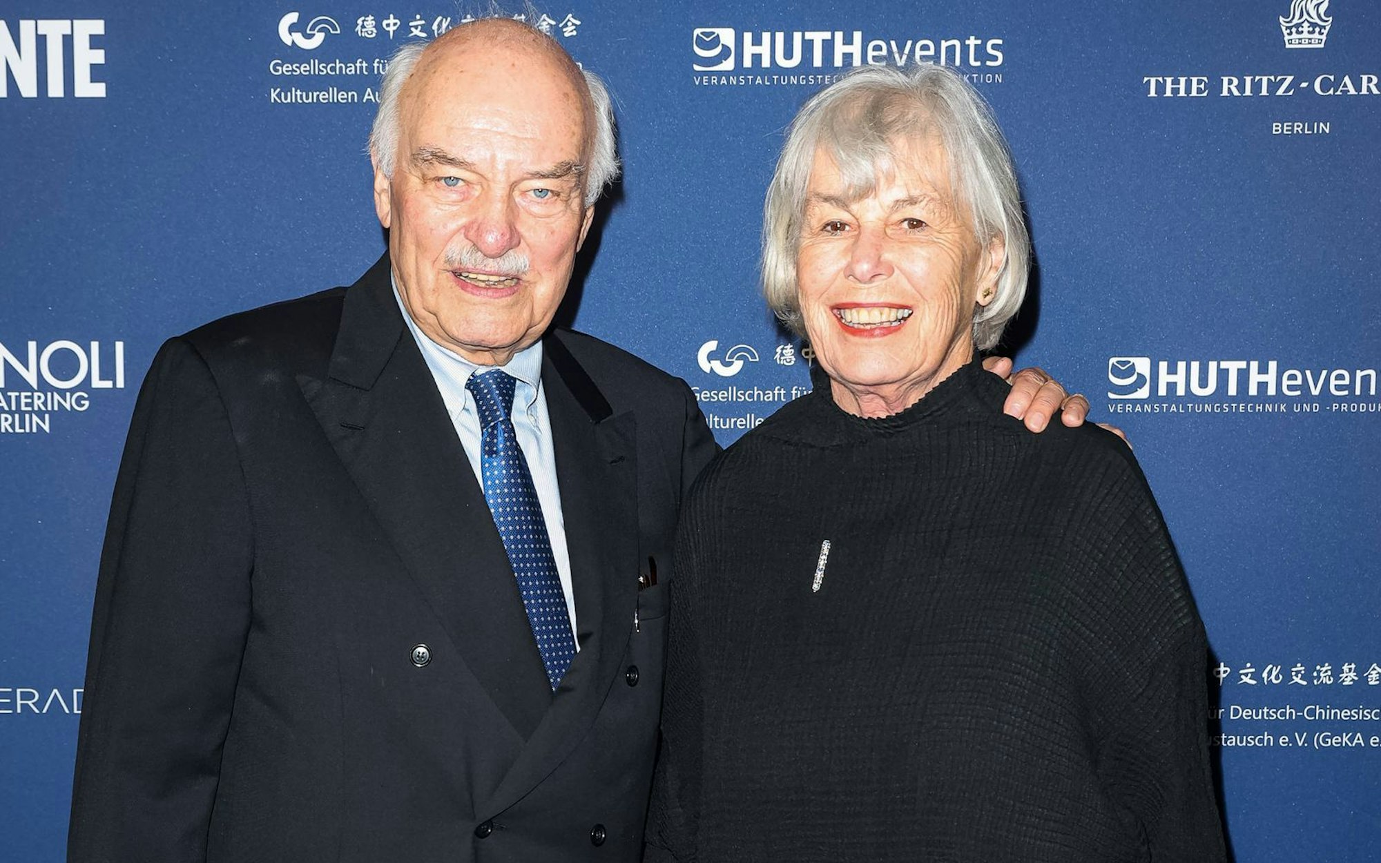 Charles Brauer lebt heute mit seiner zweiten Ehefrau Lilot Hegi in der Nähe von Basel. (Bild: IMAGO / Eventpress)