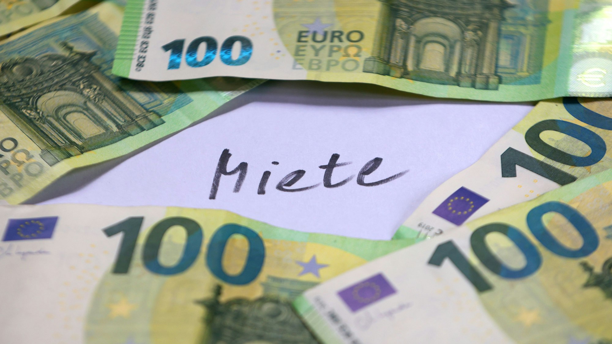 Wie hoch ist die Miete? Für das Oberbergische gibt es jetzt den aktuellen Mietspiegel online.