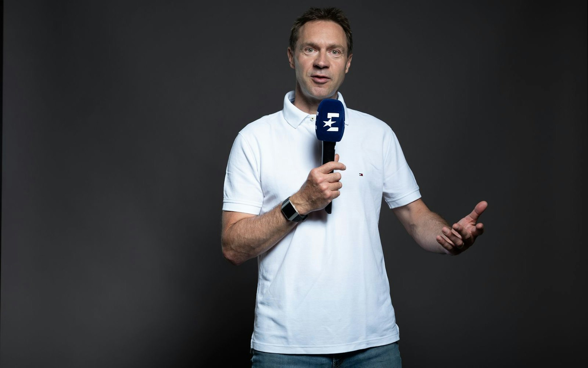 Nur ein Mensch ist die Tour de France öfter gefahren als Jens Voigt. Erst mit 42 Jahren machte der Berliner nach seiner 17. Rundfahrt 2014 Schluss. Seitdem arbeitet er unter anderem als Radsport-Experte und Kommentator. (Bild: Eurosport/Maurice Weiss)
