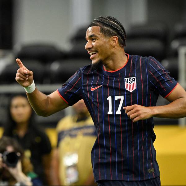Soccer: Concacaf Gold Cup-Group Stage-Haiti at USA Jun 22, 2025 Arlington, Texas, USA United States of America forward Malik Tillman 17 celebrates scoring during the first half against Haiti during a group stage match of the 2025 Gold Cup at AT&T Stadium. Arlington AT&T Stadium Texas USA, EDITORIAL USE ONLY PUBLICATIONxINxGERxSUIxAUTxONLY Copyright: xJeromexMironx 20250622_ams_an4_0373
