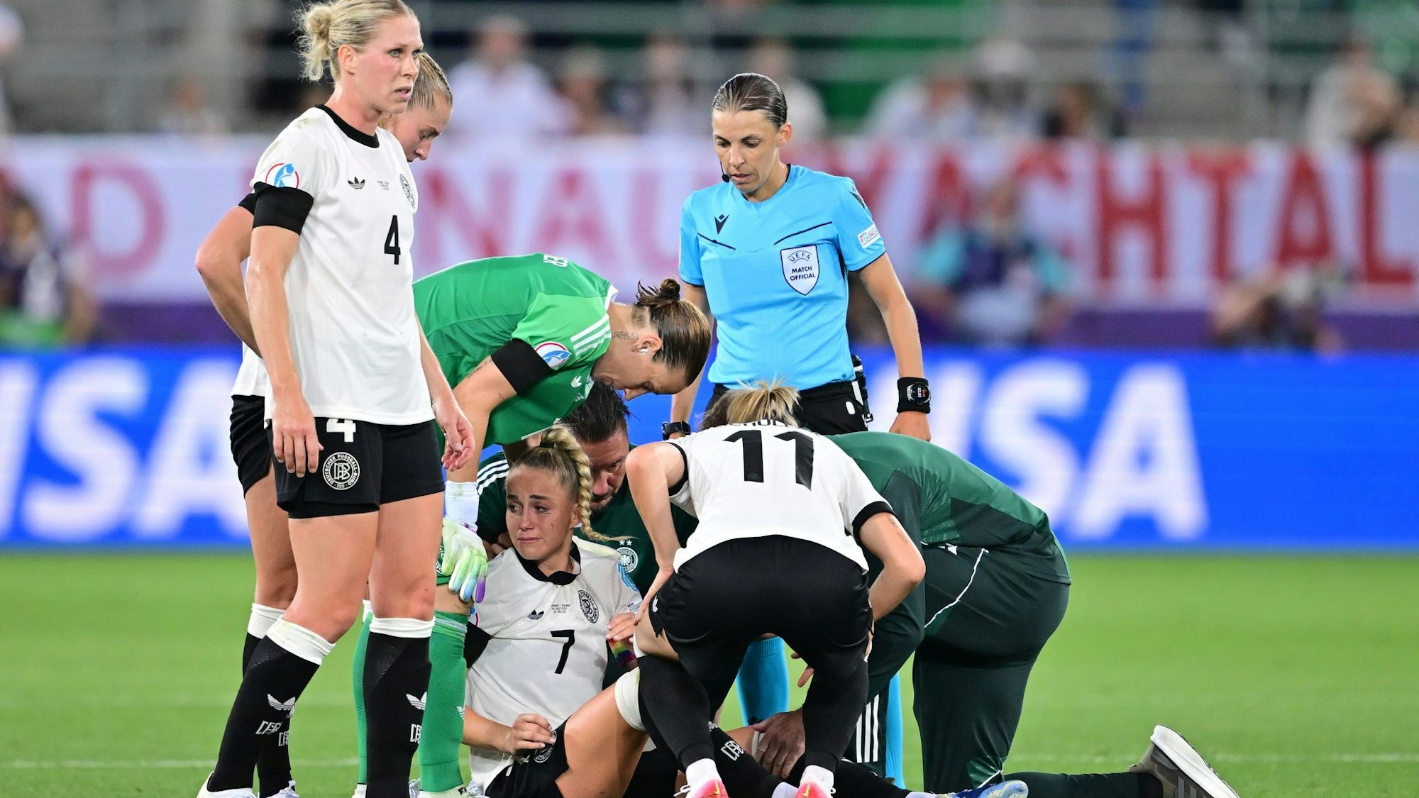 Für Kapitänin Giulia Gwinn ging es nach einer Rettungsaktion nicht weiter