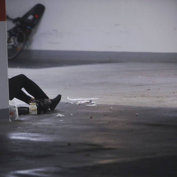 04.07.2025, Köln: Das Parkhaus Cäcilienstraße am Neumarkt. Die hygienischen Zustände zwingt den Betreiber eine Parkebene zu schließen. Foto: Arton Krasniqi