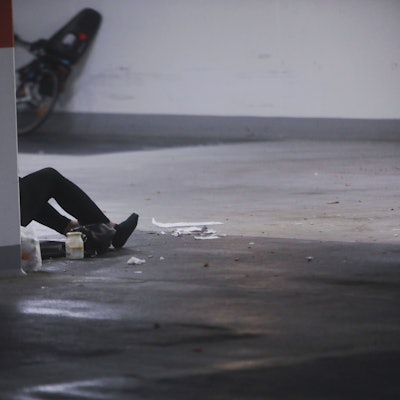 04.07.2025, Köln: Das Parkhaus Cäcilienstraße am Neumarkt. Die hygienischen Zustände zwingt den Betreiber eine Parkebene zu schließen.  Foto: Arton Krasniqi