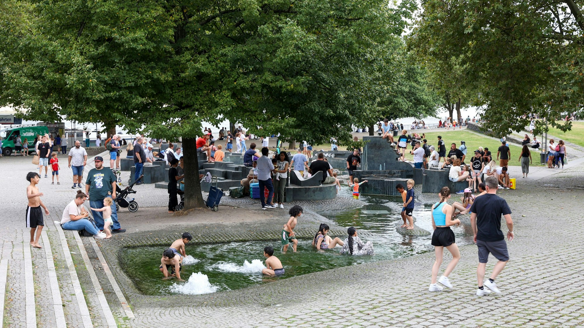 Paolozzibrunnen im Rheingarten