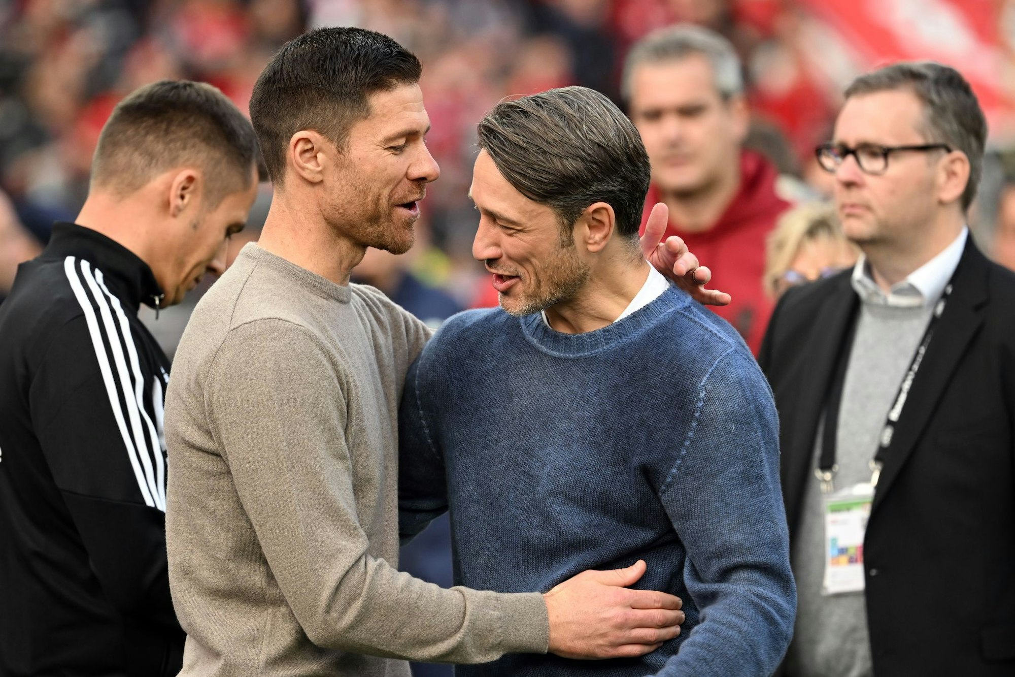 Niko Kovac (r) weiß genau, was ihn mit dem BVB gegen Real Madrid erwartet.