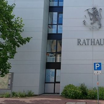 Das Bild zeigt das Bergheimer Rathaus.