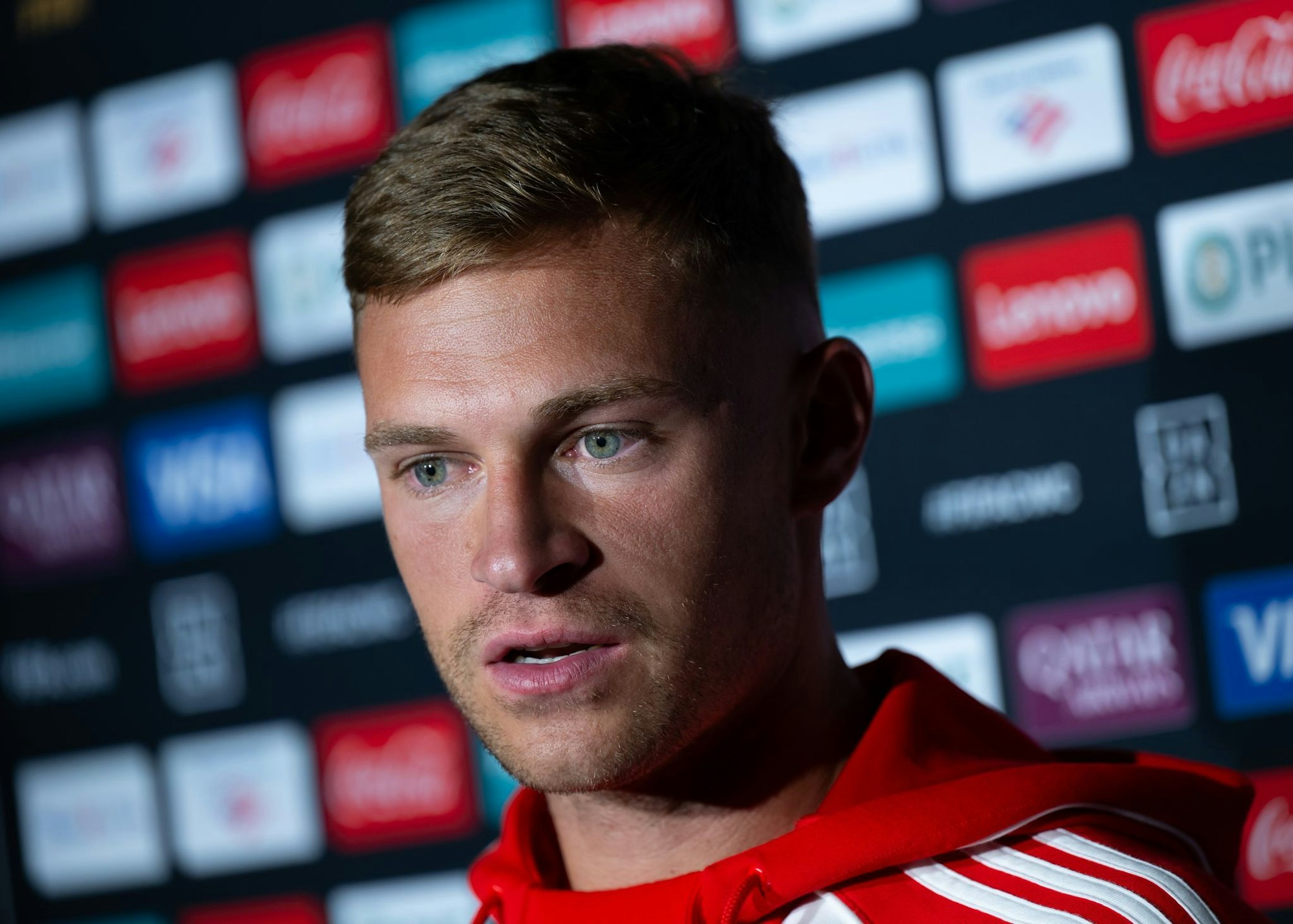 Joshua Kimmich spricht in Atlanta über Diogo Jota.