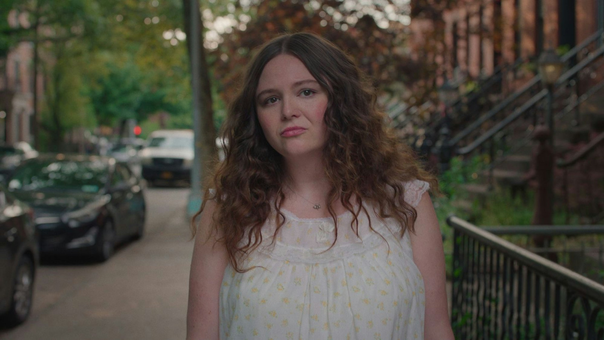 Nachdem Jessica (Megan Stalter) von ihrem Ex verlassen wurde, steht ein Neuanfang in London an. Eine Menge Humor und peinliche Momente sind in der neuen Netflix-Serie „Too Much“ vorprogrammiert. (Bild: Netflix)