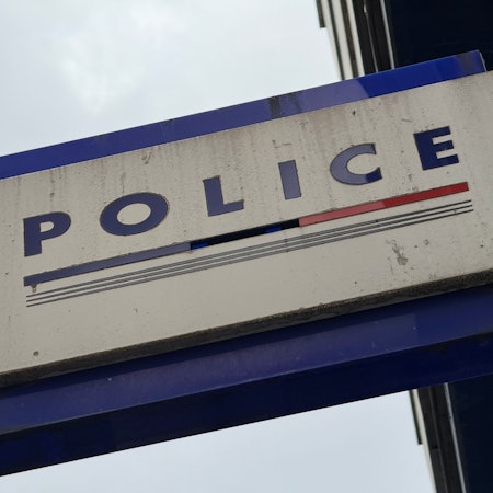 In Paris hat die Polizei zwei Männer festgenommen (Symbolbild).