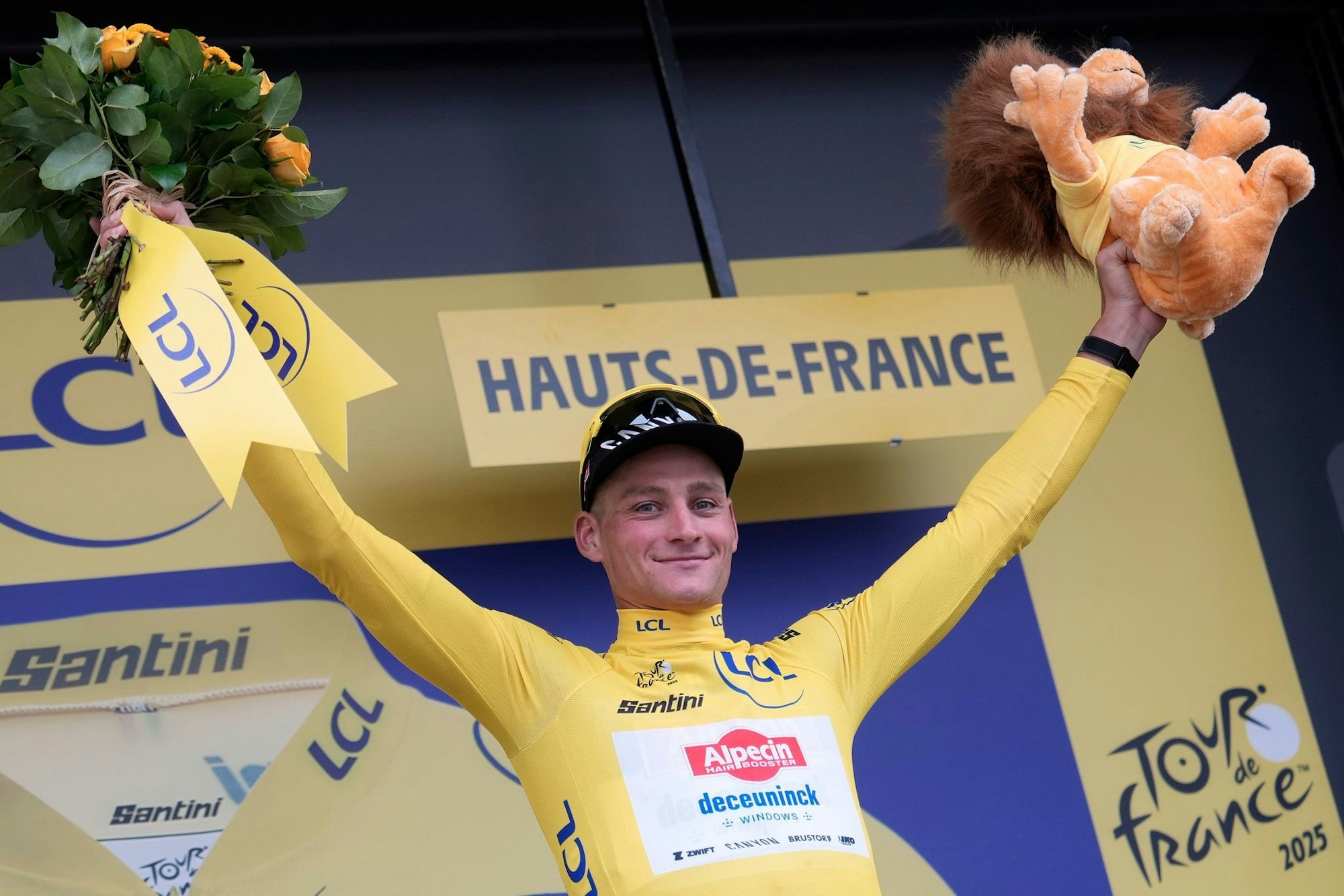 Nach vier Jahren wieder in Gelb: Mathieu van der Poel.