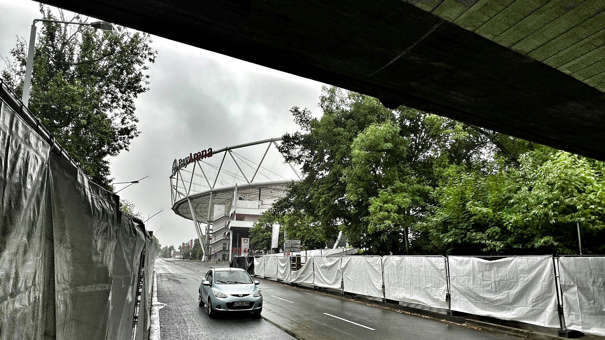 Nach wochenlangen Arbeiten am Fernwärmenetz wurde die Bismarckstraße zum Wochenende freigegeben. Bild: Ralf Krieger