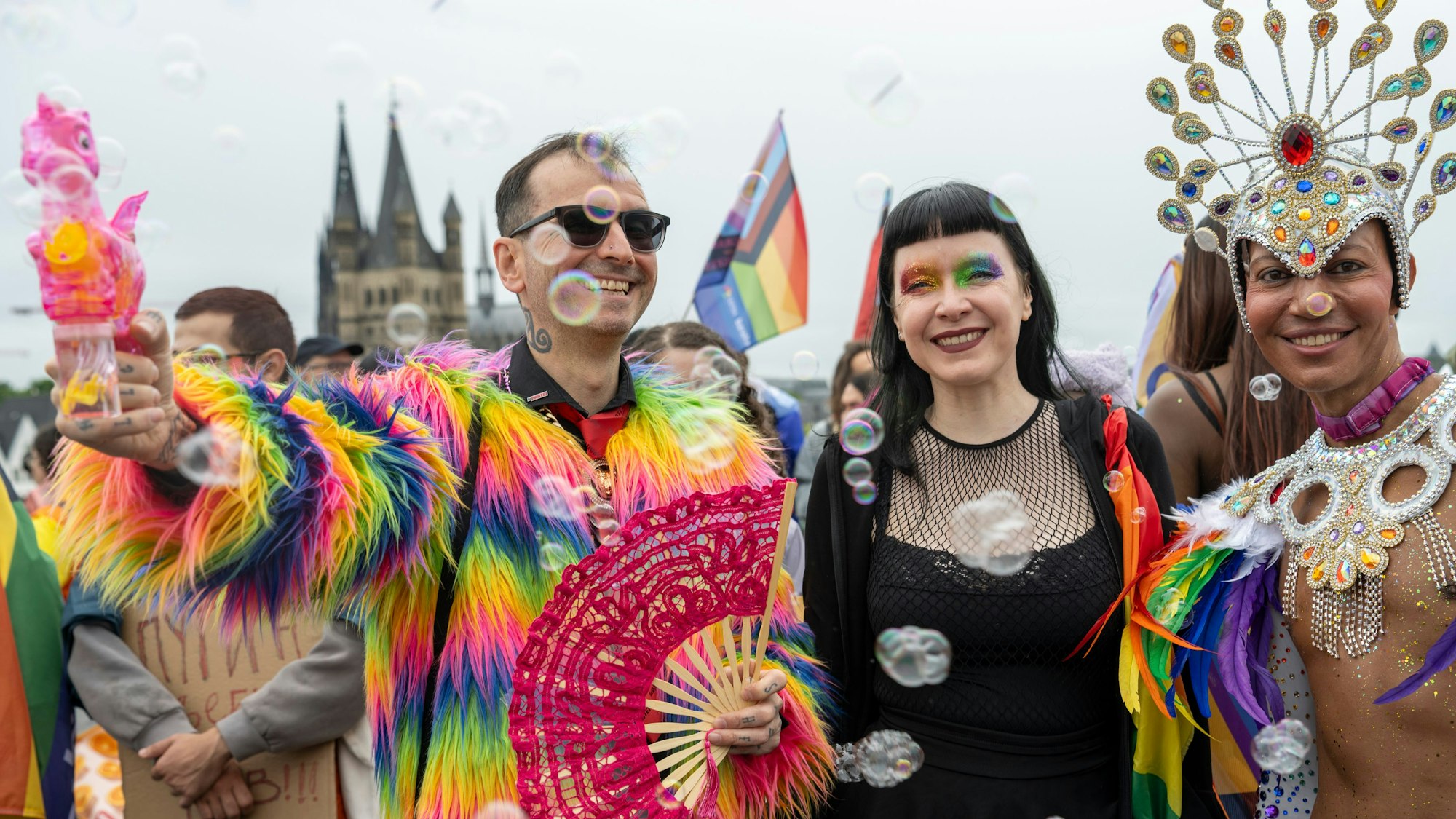 06.07.2025, Köln: Mark Benecke nimmt an der Parade teil. Queere Menschen feiern in phantasievollen Kostümem den Christopher Street Day. Demonstration zum ColognePride 2025 (CSD-Parade). Foto: Uwe Weiser