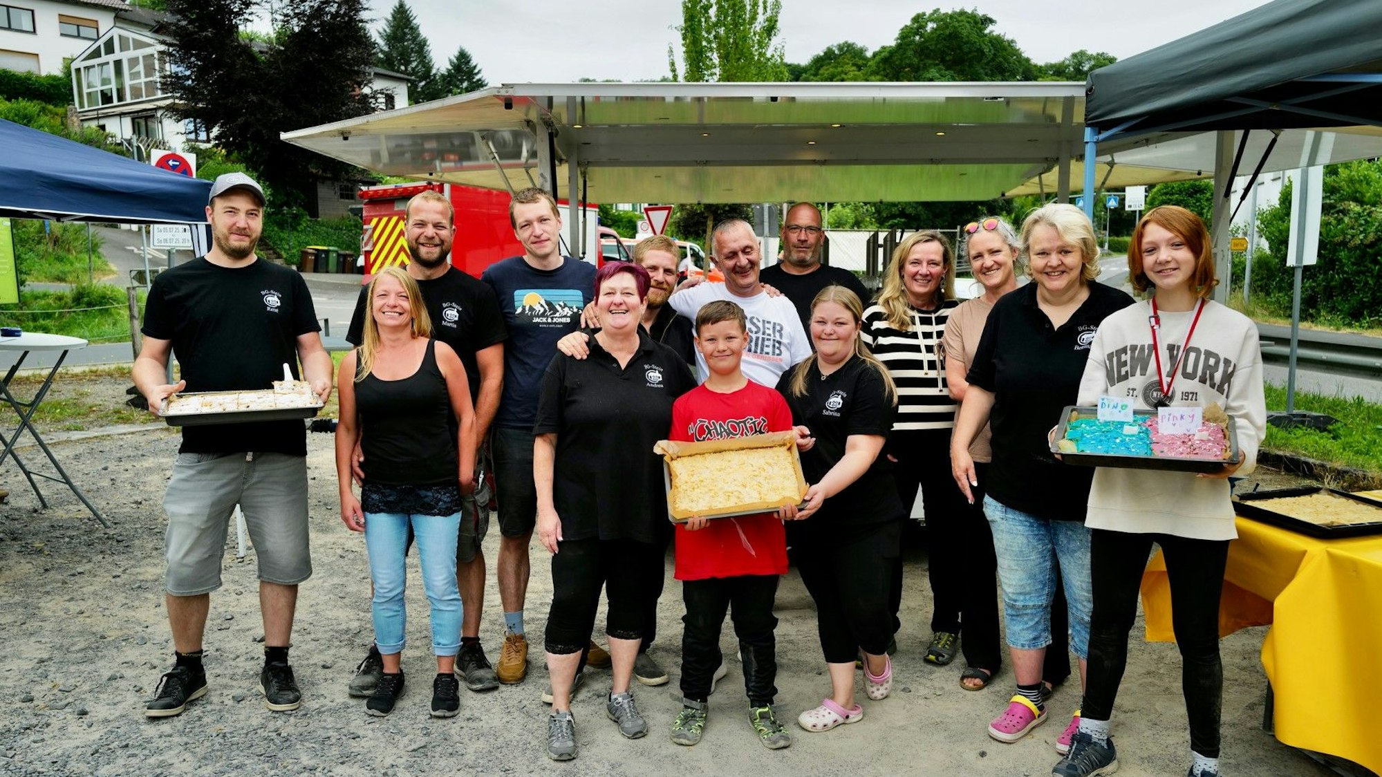 In aller Früh begann die Bürgergemeinschaft Hennef-Stein mit dem Herrichten ihrer Verpflegungsstation.