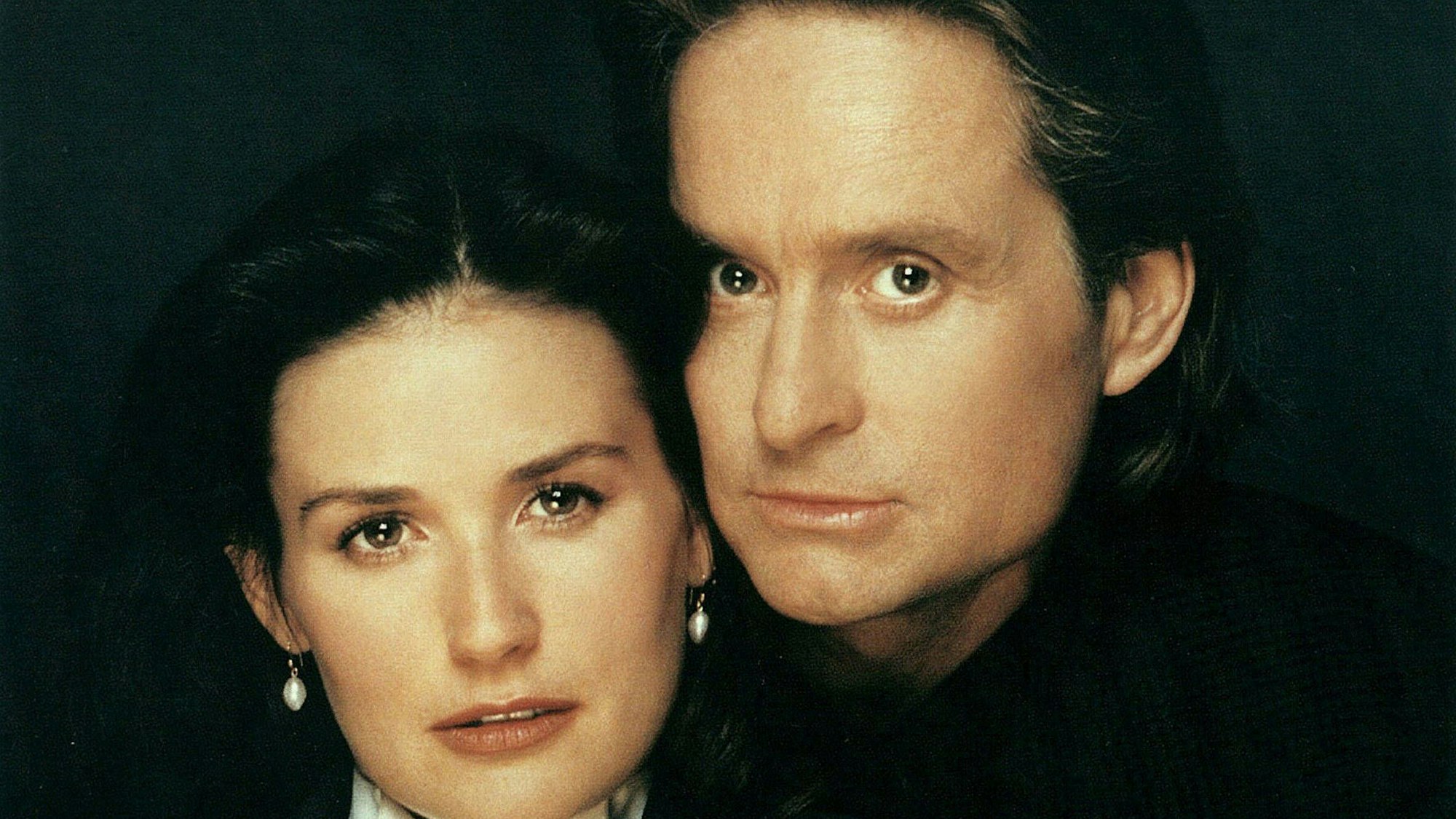 An der Seite von Demi Moore spielte Michael Douglas im umstrittenen Thriller „Enthüllungen“.