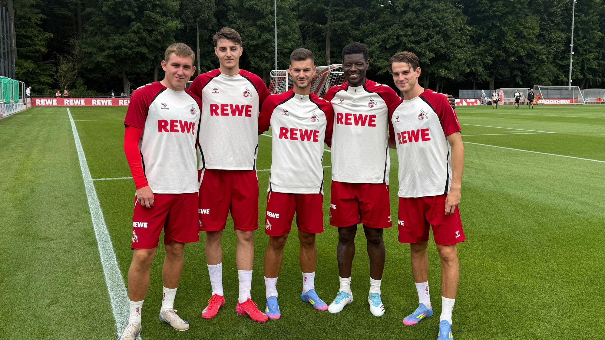 Die Kölner Neuzugänge (v.l.): Isaak Johannesson, Malek El Mala, Tom Krauß, Ragnar Ache und Jakub Kaminski